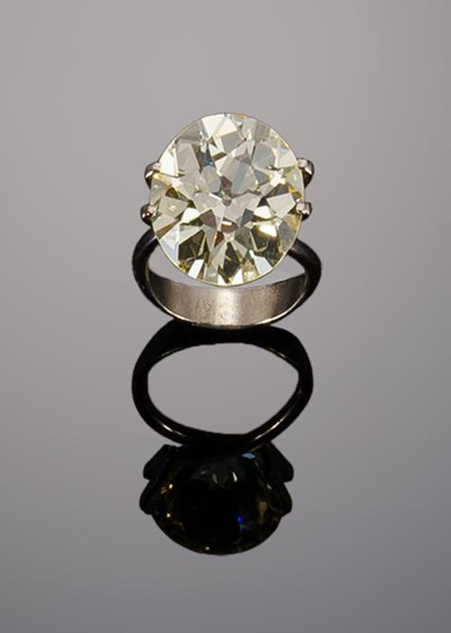 613   -  <p><span class="object_title">Sortija 9,85cts talla antigüa</span></p>
