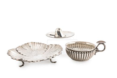 Lote en plata española punzonada formado por tres ceniceros