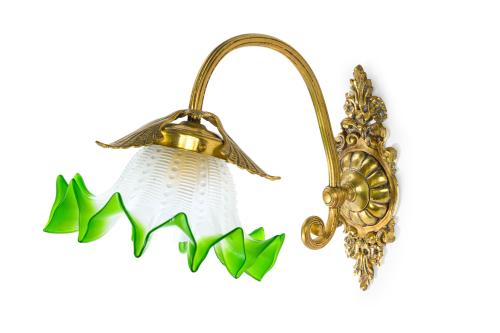 Aplique modernista en bronce dorado con tulipa en cristal v