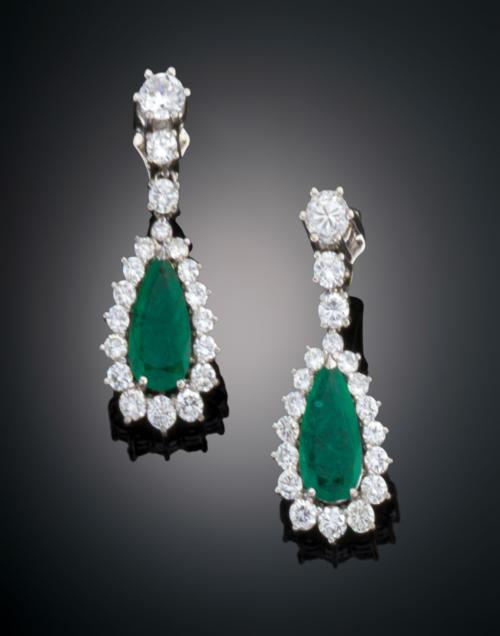 PAREJA DE PENDIENTES CON ESMERALDAS