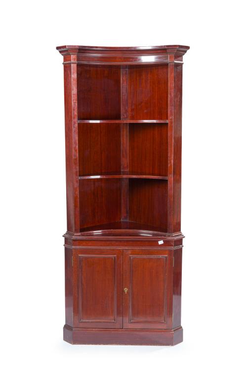 Mobiliario de estilo inglés para bar en madera de caoba con