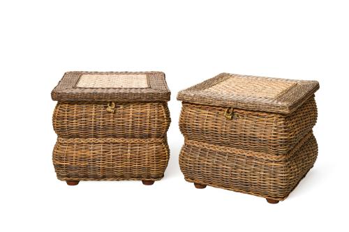 Conjunto de jardín en mimbre formado por: sofá, pareja de b