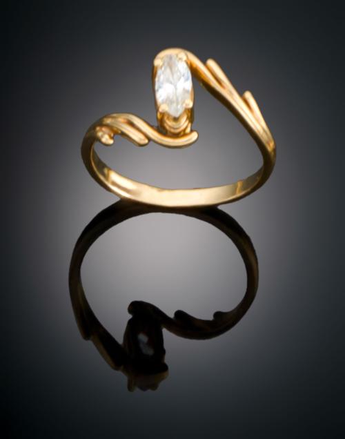 SOLITARIO CON DIAMANTE TALLA MARQUESA
