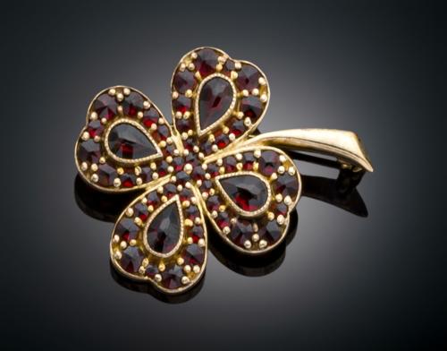 BROCHE DE TRÉBOL DE CUATRO HOJAS