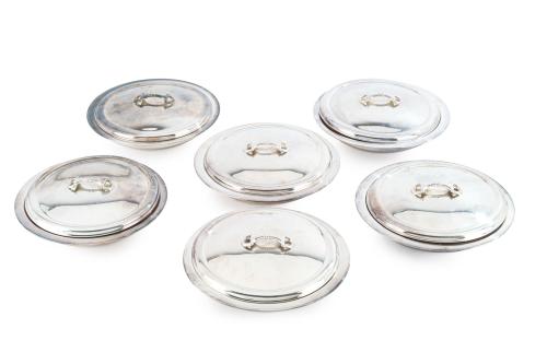 Juego de seis anguleras en plateado con sus recipientes en 