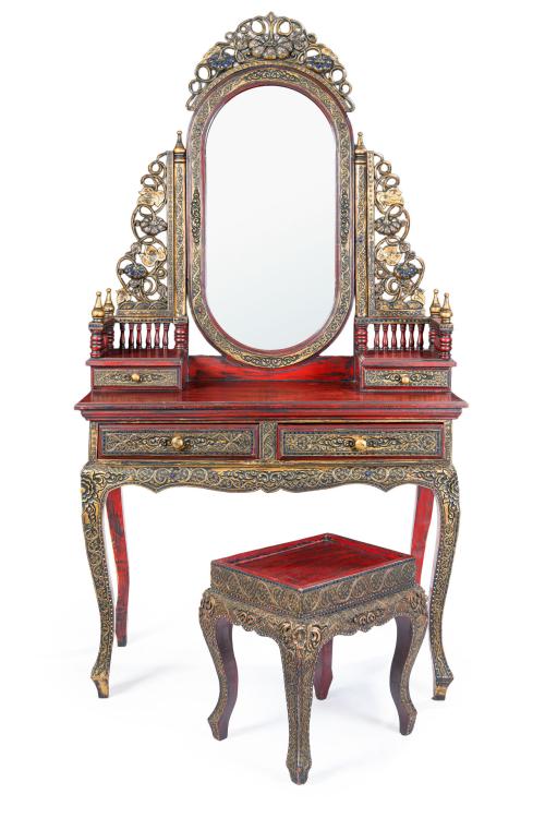 Tocador de estilo oriental en madera tallada y pintada con 