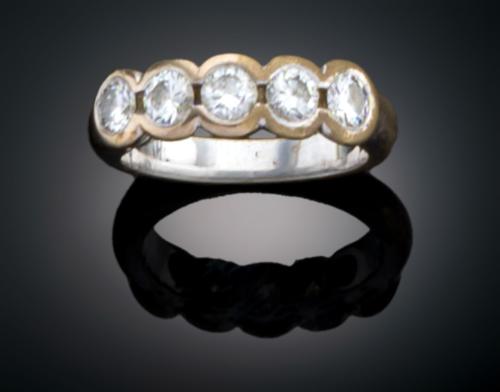 SORTIJA CON DIAMANTES