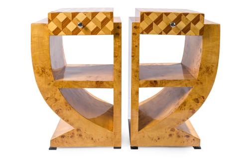 Pareja de mesillas estilo Art-DecóEn madera de raíz chape