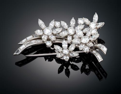 BROCHE CINCO FLORES ORO Y DIAMANTES