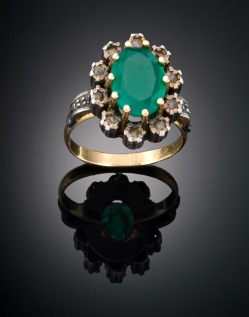 ANILLO ANTIGUO ESTILO ROSETÓN CON ESMERALDA