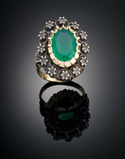 ANTIGUO ROSETÓN CON ESMERALDA Y DIAMANTES