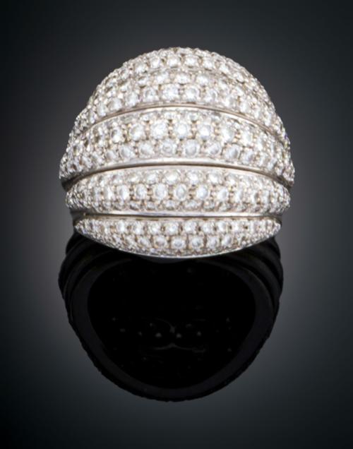 SORTIJA ANCHA ESTILO BOMBÉ CON DIAMANTES