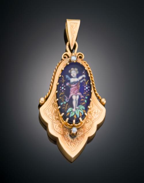 COLGANTE CON RELIEVE DEL S. XIX