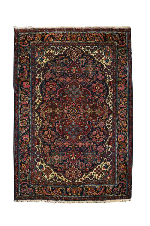 177   -  <p><span class="object_title">Alfombra Saveh Persa tejida en Irán a mediados del siglo XX.</span><br></p>