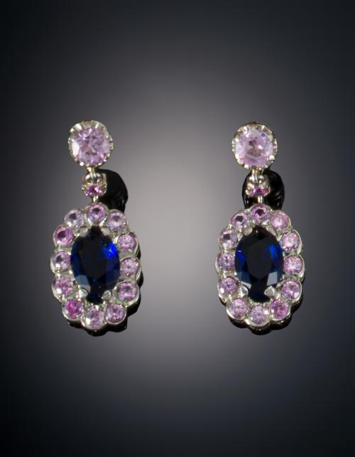 956   -  <p><span class="object_title">PENDIENTES ROSA DE FRANCIA Y ZAFIRO </span></p>