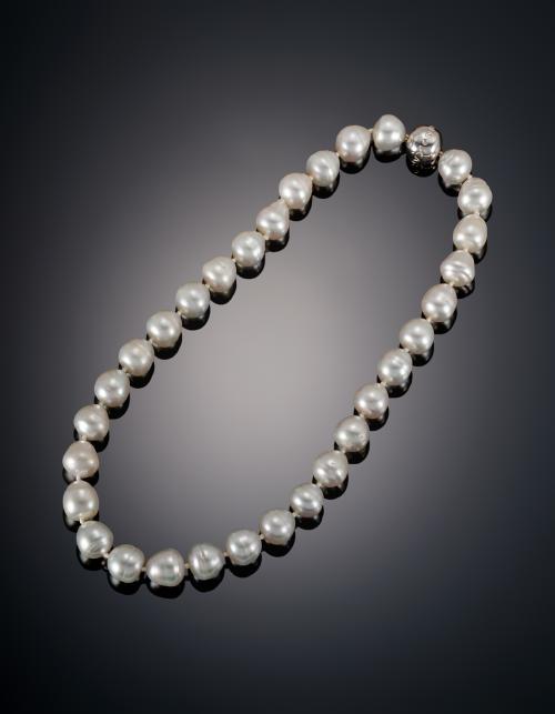 822   -  <p><span class="object_title">COLLAR PERLAS AUSTRALIANAS </span></p>