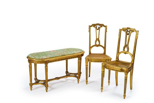 Conjunto de mobiliario de estilo Luis XVI, s. XIX.  