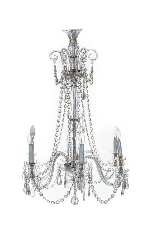 120   -  <p><span class="object_title">Lámpara de techo de seis luces tipo La Granja en cristal moldeado y tallado con decoración de cuentas y pandelocas. Remate de esfera.</span><br></p>