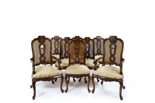 53   -  <p><span class="object_title">Juego de comedor alfonsino, S. XIX. </span><br></p>