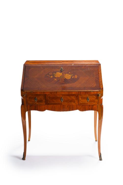 128   -  <p><span class="object_title">"Bureau á pente" para dama de estilo Transición Luis XV-Luis XVI, Francia, S. XIX. </span><br></p>