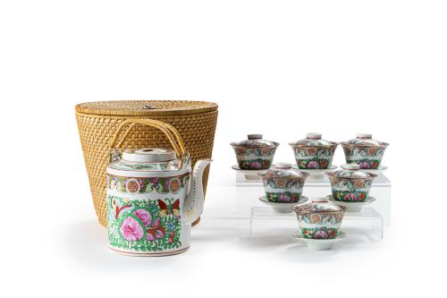30   -  <p><span class="object_title">Juego para té en porcelana japonesa con marcas A.C.F Hong Kong. </span><br></p>