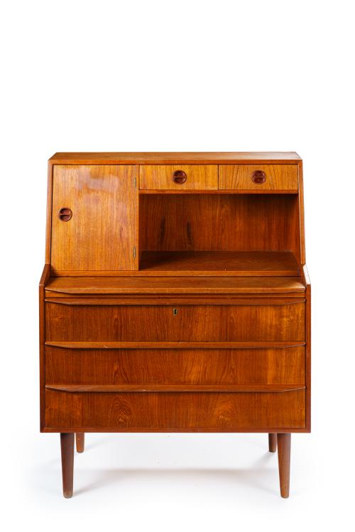 655   -  <p><span class="object_title">Secreter diseño danés en madera de teka, años 60.</span><br></p>