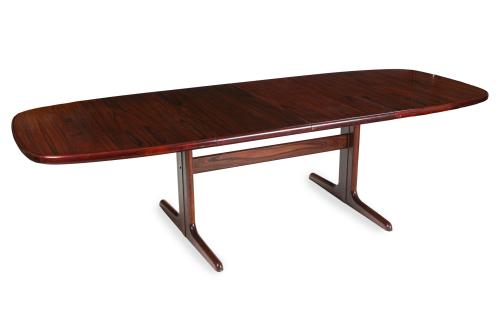 661   -  <p><span class="object_title">Mesa de comedor danesa en madera de palosanto, diseño "Skovby". </span><br></p>