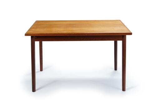 600   -  <p><span class="object_title">Mesa de comedor danesa, modelo holandés, en madera de teka. Años 60-70.</span><br></p>