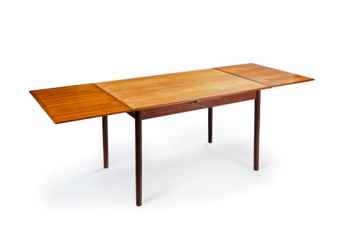 Mesa de comedor danesa, modelo holandés, en madera de teka.