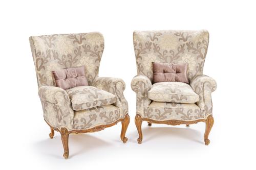 181   -  <p><span class="object_title">Pareja de butacas orejeras de estilo Luis XV. C. 1900.</span><br></p>