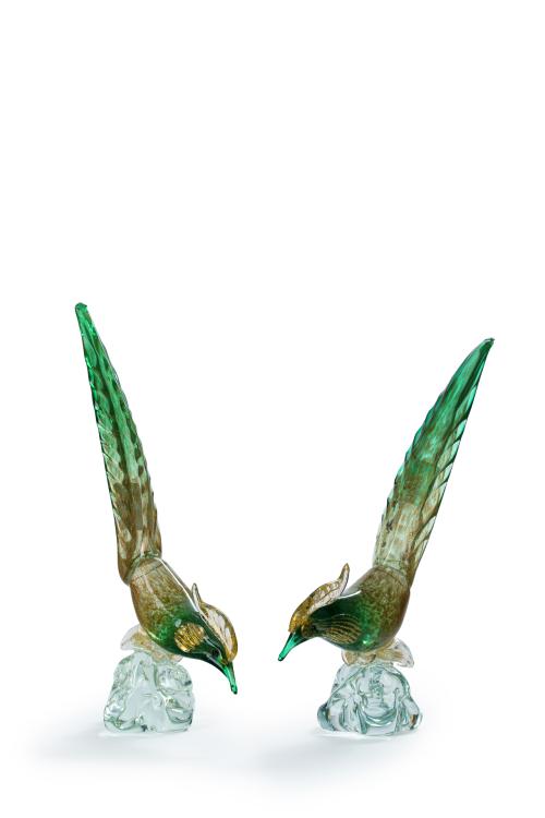 594   -  <p><span class="object_title">Pareja de faisanes en cristal de Murano en tornos verdes y melados.</span><br></p>