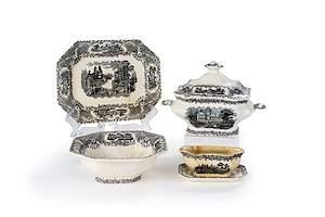 33   -  <p><span class="object_title">Juego de 5 piezas en loza estampada en negro de La Cartuja de Sevilla, Pickman, S.XX.</span><br></p>