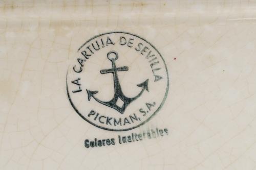 Juego de 5 piezas en loza estampada en negro de La Cartuja 