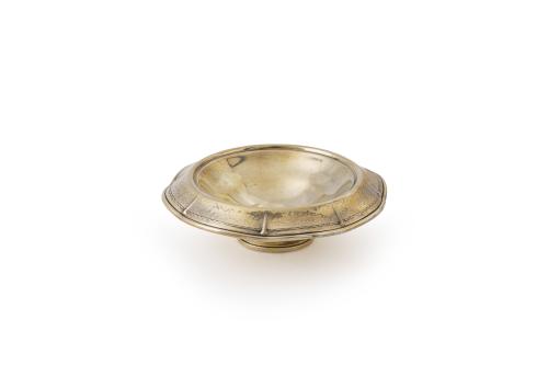 660   -  <p><span class="object_title">Fruterito en plata con ala ondulada, trabajo martelé. </span><br></p>