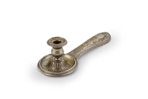 214   -  <p><span class="object_title">Palmatoria antigua en plateado. </span><br></p>