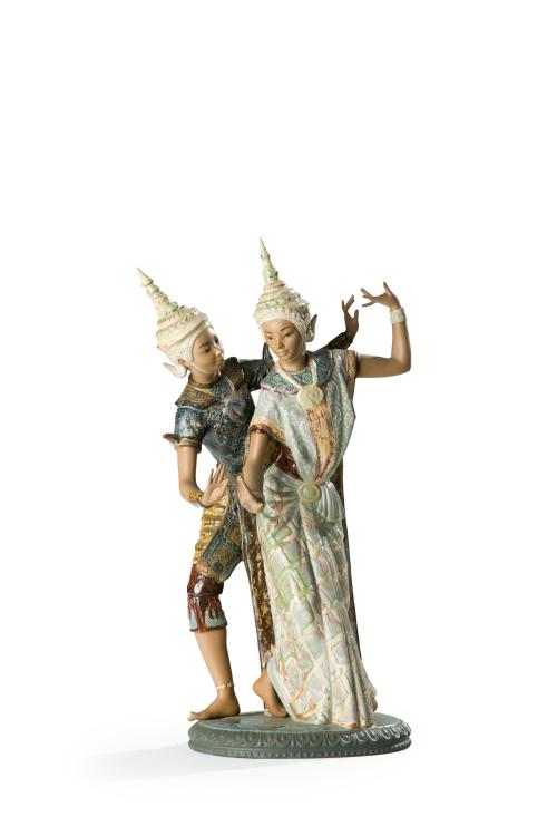 33   -  <p><span class="object_title">LLADRÓ<br/>"Thailandia"<br/>Grupo escultórico en gres. Con marcas. </span><br></p>