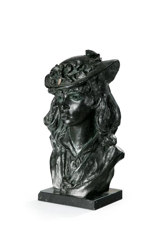 625   -  <p><span class="object_title">SIGUIENDO MODELOS DE AUGUSTE RODIN (1840-1917)<br/>"Busto de dama con sombrero"<br/>Escultura en bronce pavonado sobre peana en mármol negro (leve piquete). </span><br></p>