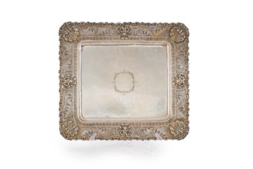 Gran bandeja cuadrada portuguesa en plata de ley 900.