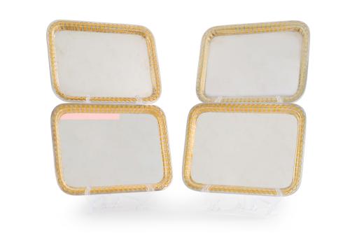 208 - <p><span class="object_title">TANE-MÉXICO<br/>Juego de cuatro bandejas rectangulares en plata de ley 925 con detalles de oro. Con marcas.</span><br></p>