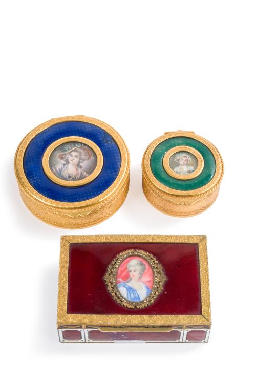 193 - <p><span class="object_title">Lote de tres cajas de coleccion, Francia. S. XIX, ppios S. XX.</span><br></p>