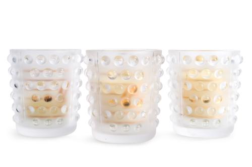 333 - <p><span class="object_title">LALIQUE-FRANCIA<br/>Juego de tres grandes portavelas en cristal esmerilado de Lalique.</span><br></p>