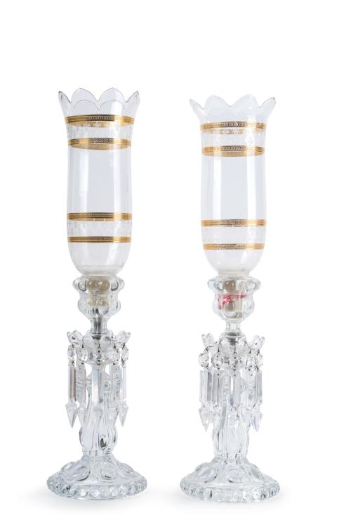 BACCARATPareja de candeleros en cristal tallado. Con sell