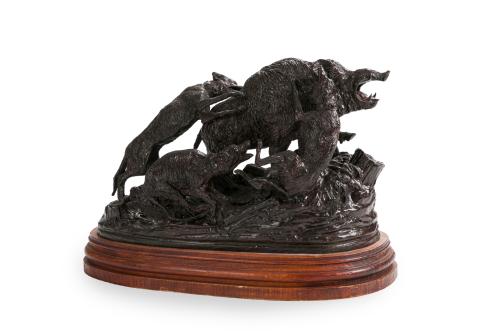 242   -  <p><span class="object_title">FRANCISCO BONILLA VILLALBA (1920-1978)<br/>"Agarre de jabalí"<br/>Escultura en bronce pavonado sobre peana en madera. Firmada. </span></p>