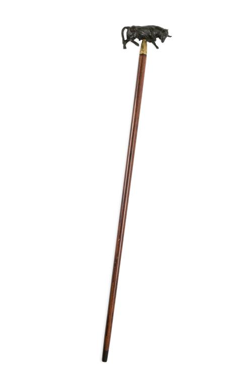 Original bastón en madera con empuñadura en bronce pavonado