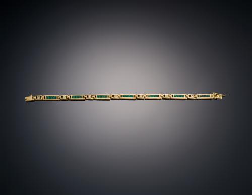 905   -  <p><span class="object_title">PULSERA AÑOS 90 CON ESMERALDAS Y DIAMANTES</span></p>