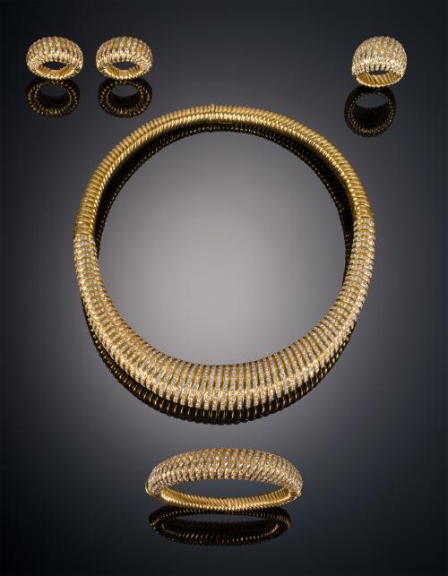 663   -  <p><span class="object_title">GREGORY: GARGANTILLA, PULSERA, SORTIJA Y PENDIENTES</span></p>