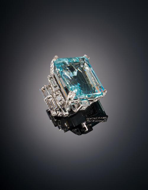 816   -  <p><span class="object_title"> SORTIJA CON AGUAMARINA Y DIAMANTES </span></p>