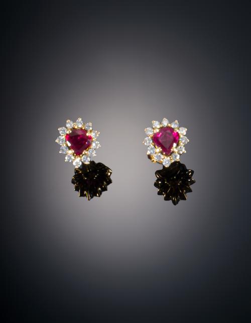 735   -  <p><span class="object_title">PENDIENTES RUBÍES Y DIAMANTES </span></p>