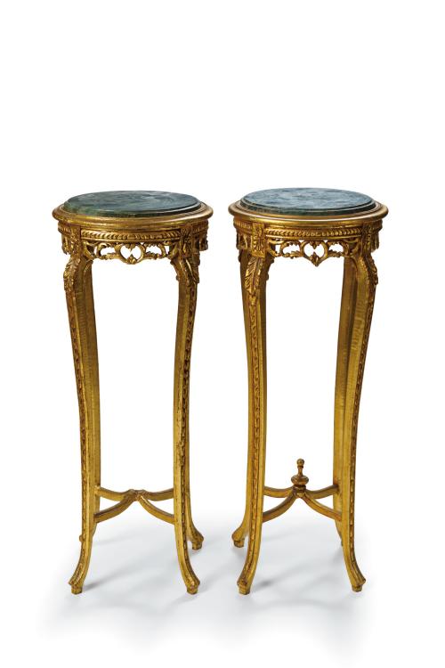71   -  <p><span class="object_title">Pareja de peanas de estilo Luis XV. </span><br></p>