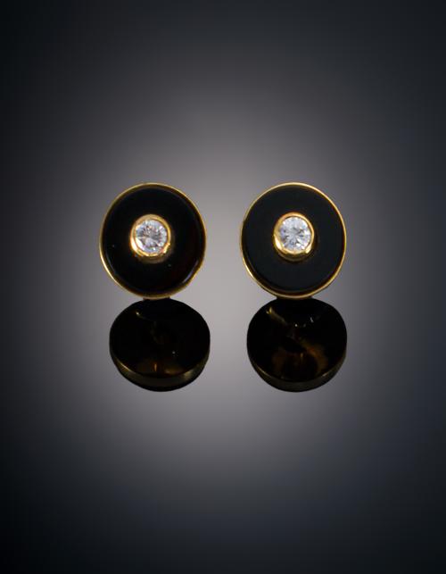 868   -  <p><span class="object_title">PENDIENTES REDONDOS ONIX Y DIAMANTES</span></p>